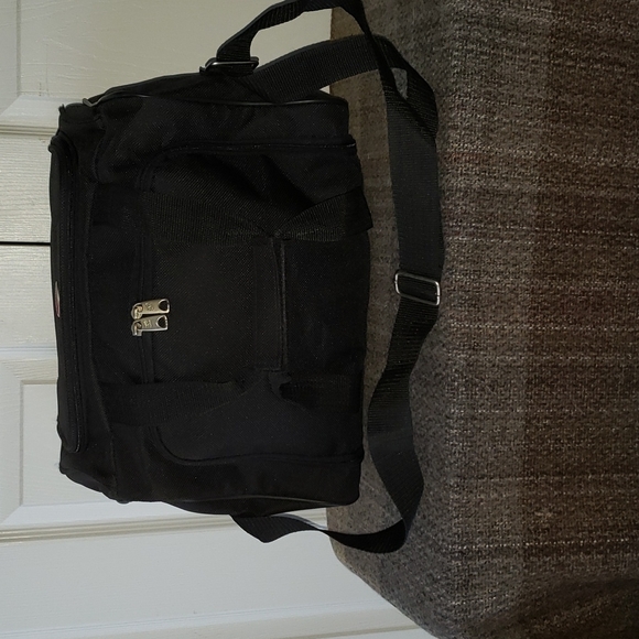 FF 💘🖤💘AMERICAN TOURISTER DUFFLE CARRY-ON SUITCASE TRAVEL LUGGAGE GYM TOTE BAG - Picture 4 of 5